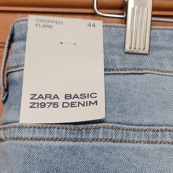 Zara size 12 US, cute kick flair jeans with detail - Picture 5 of 5